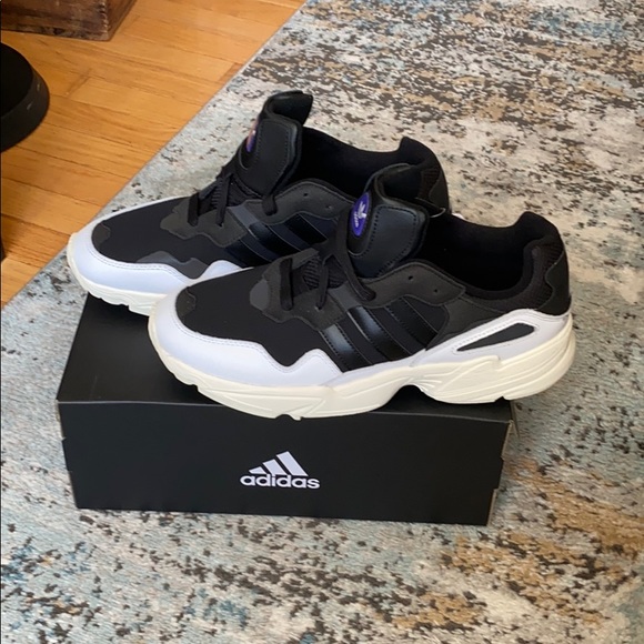 Adidas Young-96 Shoes - Picture 3 of 15